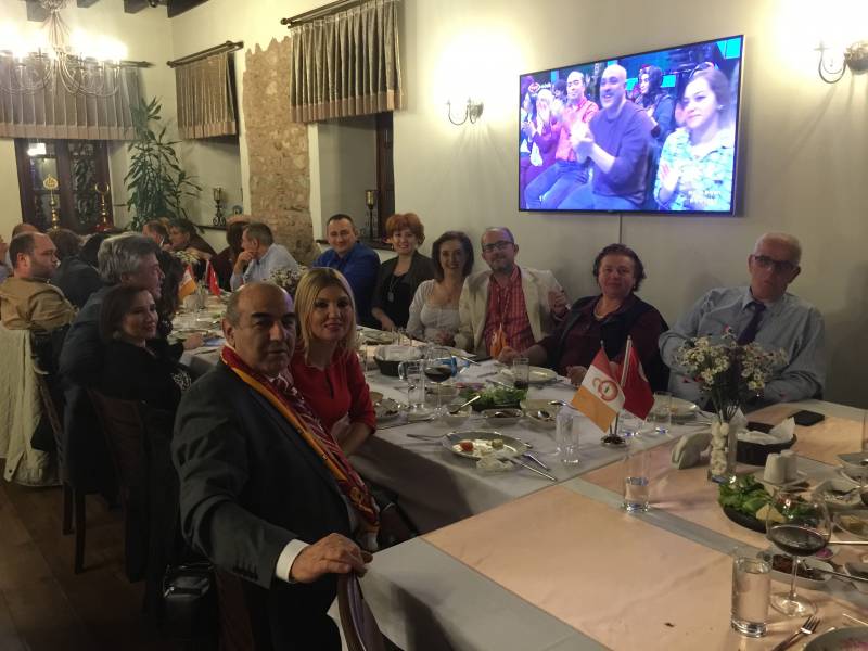 8-mart-dunya-kadinlar-gunu-yemegi-2016-1.jpg