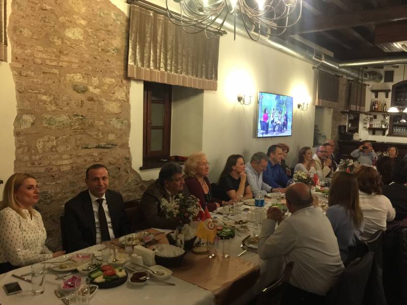 8-mart-dunya-kadinlar-gunu-yemegi-2016-3.jpg