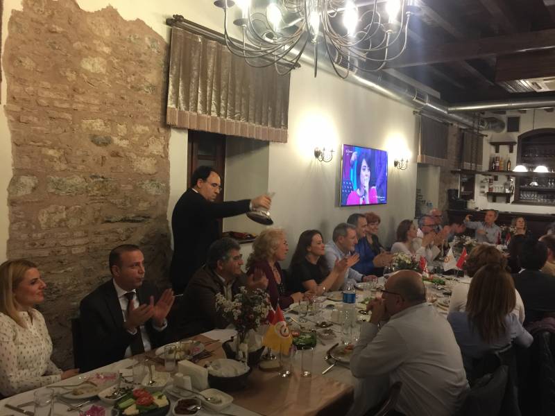 8-mart-dunya-kadinlar-gunu-yemegi-2016-4.jpg