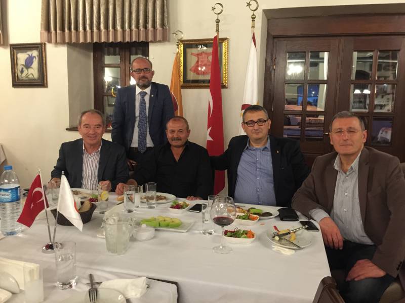 hayrettin-demirbas-feyyaz-ucar-ile-yemek-2017-12.jpg