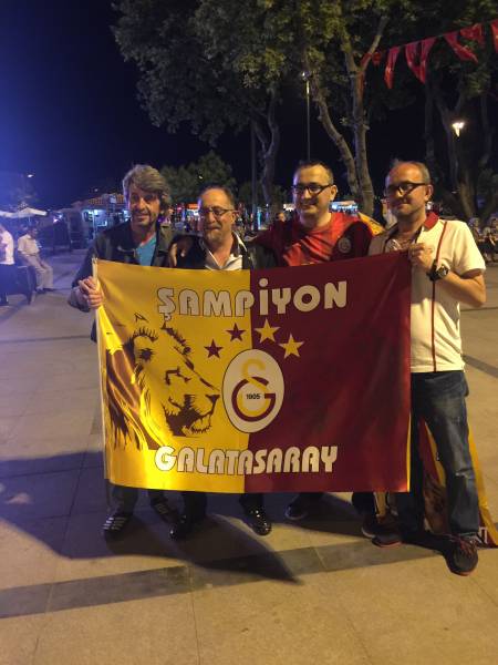 sampiyonluk-gecesi-kutlamalari-2015-1.jpg