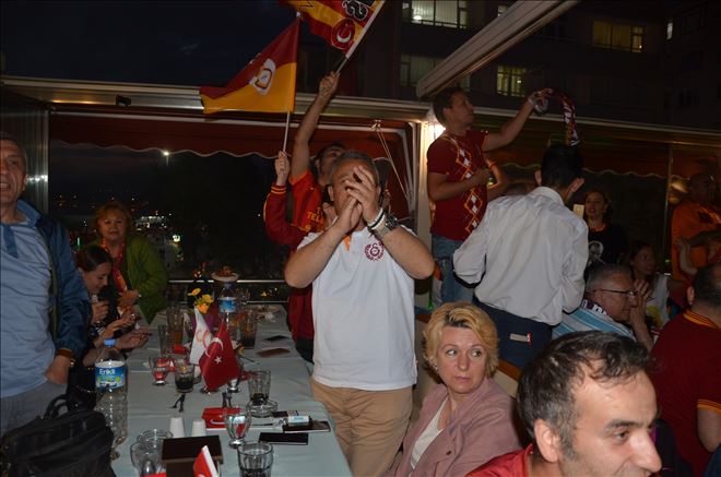 sampiyonluk-gecesi-kutlamalari-2018-10.jpg
