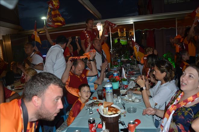 sampiyonluk-gecesi-kutlamalari-2018-12.jpg