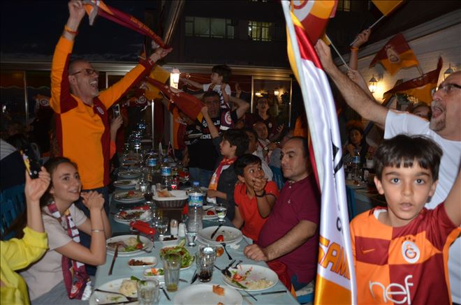 sampiyonluk-gecesi-kutlamalari-2018-16.jpg